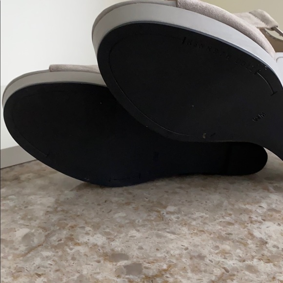 🛍️2/$20 Kenneth Cole grey wedge size 9.5 - Picture 6 of 11